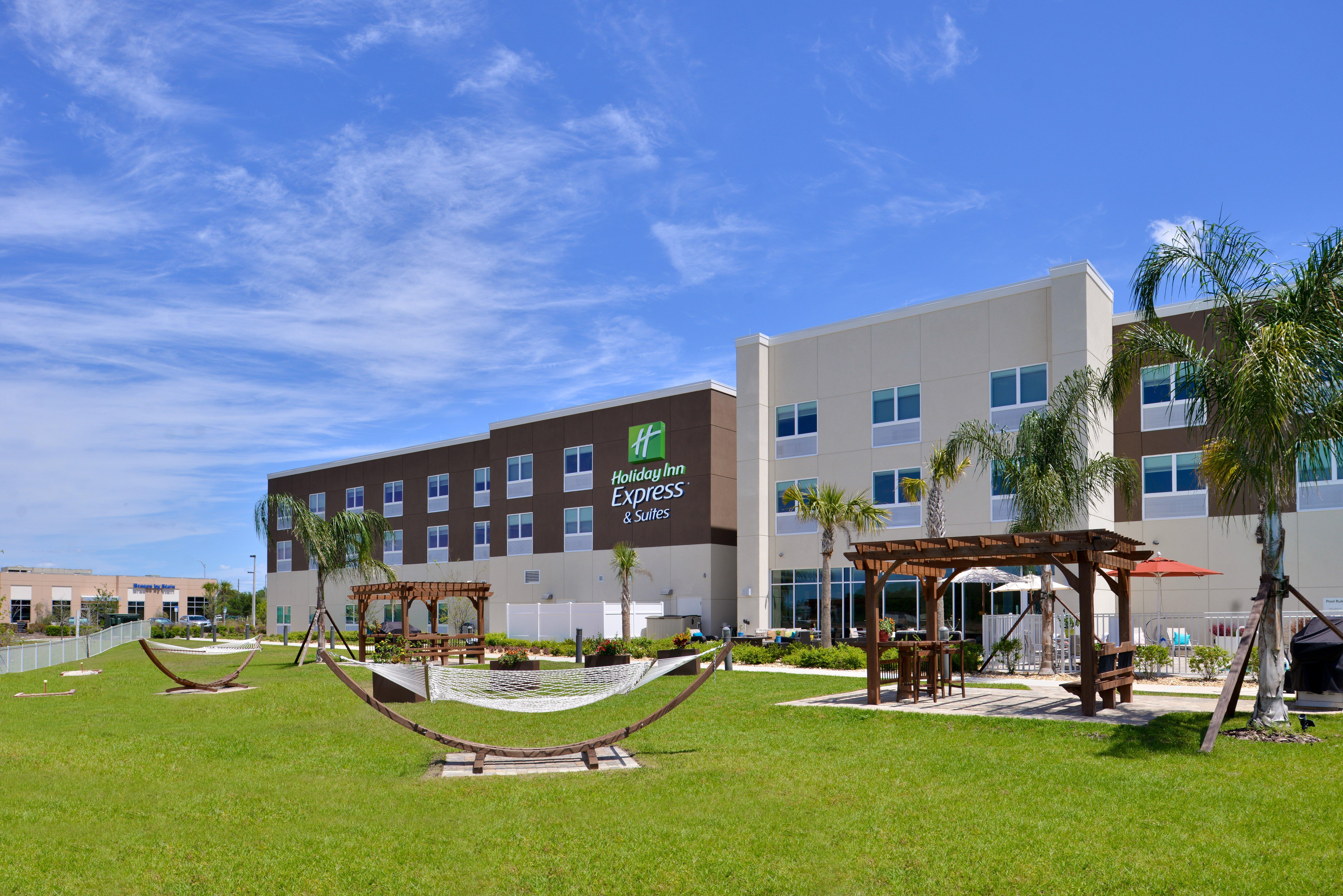 Holiday Inn Express & Suites Trinity By Ihg Eksteriør billede